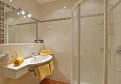 gaestehausbendlerkirchdorfdorfplatz18elisabethbendlerappartement7badezimmer.jpg